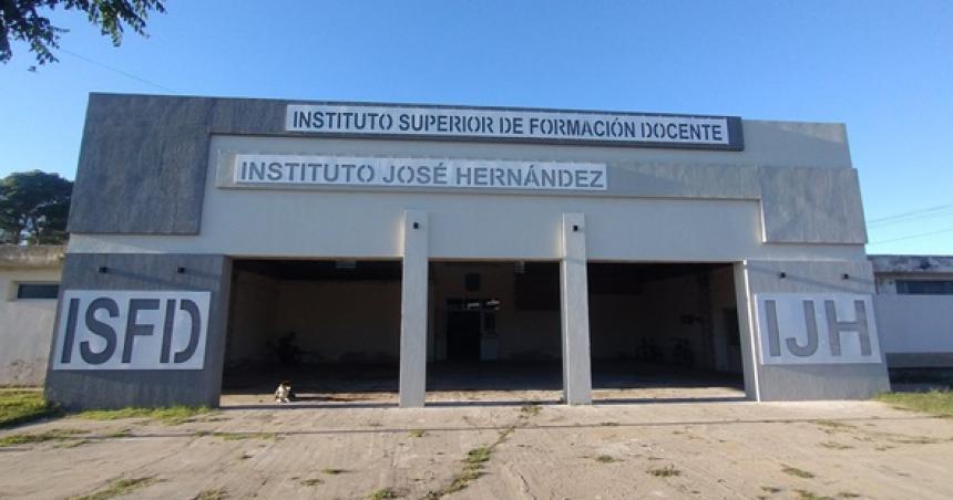 Licitaraacuten la refaccioacuten del colegio secundario de Colonia Baroacuten