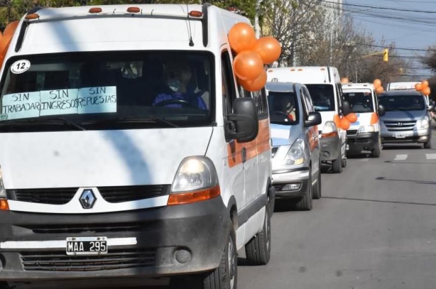 Educacioacuten cruzoacute a las empresas privadas por el traslado de alumnos