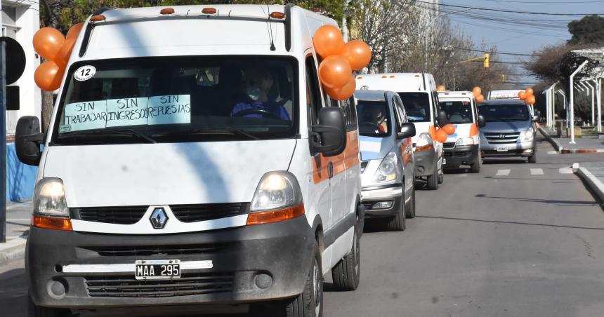 Educacioacuten cruzoacute a las empresas privadas por el traslado de alumnos