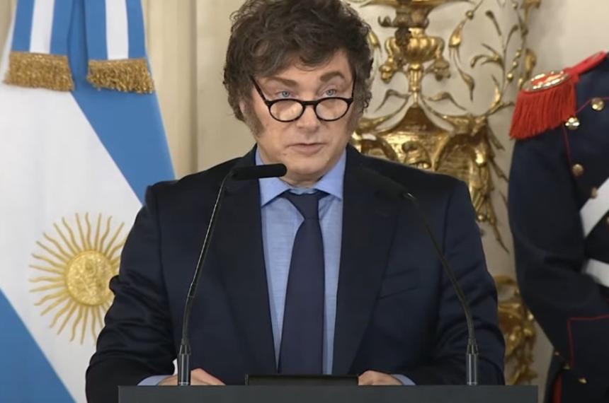 Javier Milei anuncioacute que prohibiraacute que los presos cambien de geacutenero dentro de las caacuterceles