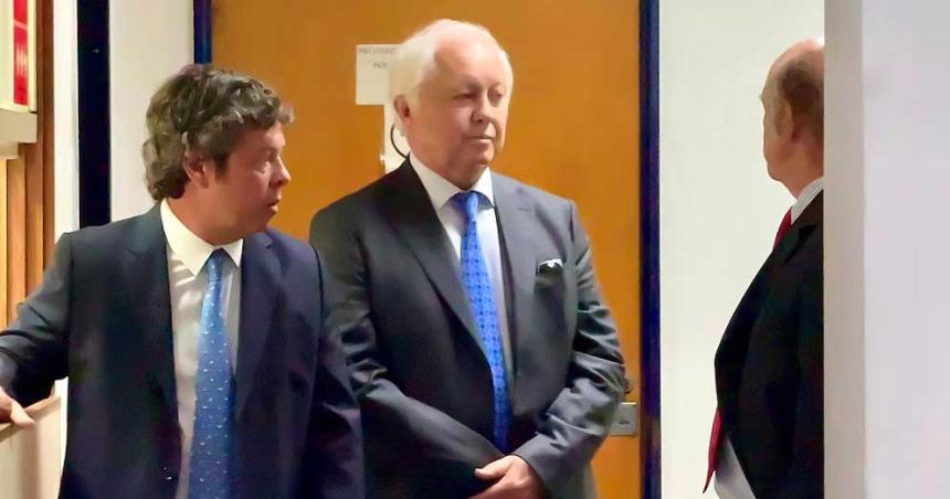 Causa Seguros- el broker Martiacutenez Sosa y la exsecretaria de Alberto Fernaacutendez presentaron escritos