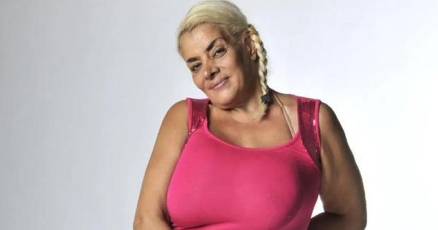 Murioacute Liacutea Crucet la indiscutible reina de la bailanta- teniacutea 72 antildeos