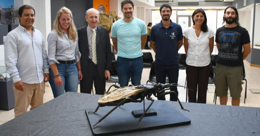 Presentaron una escultura de vinchuca para prevenir el Mal de Chagas