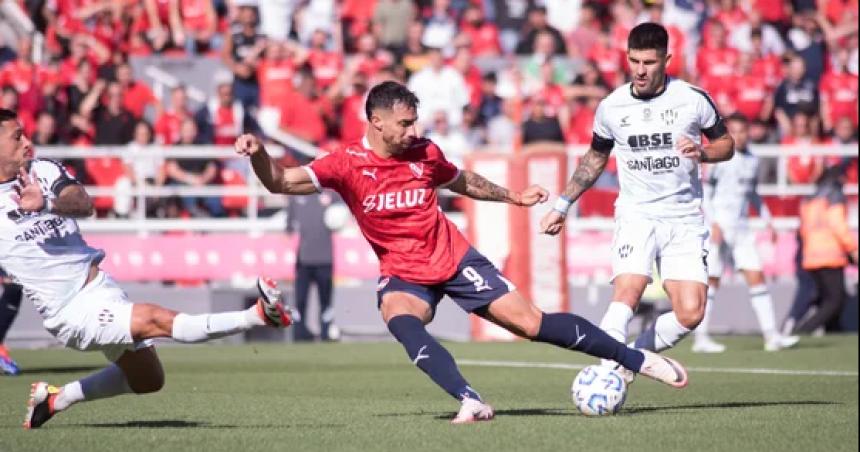 Independiente derrotoacute a Central Coacuterdoba por 2 a 0