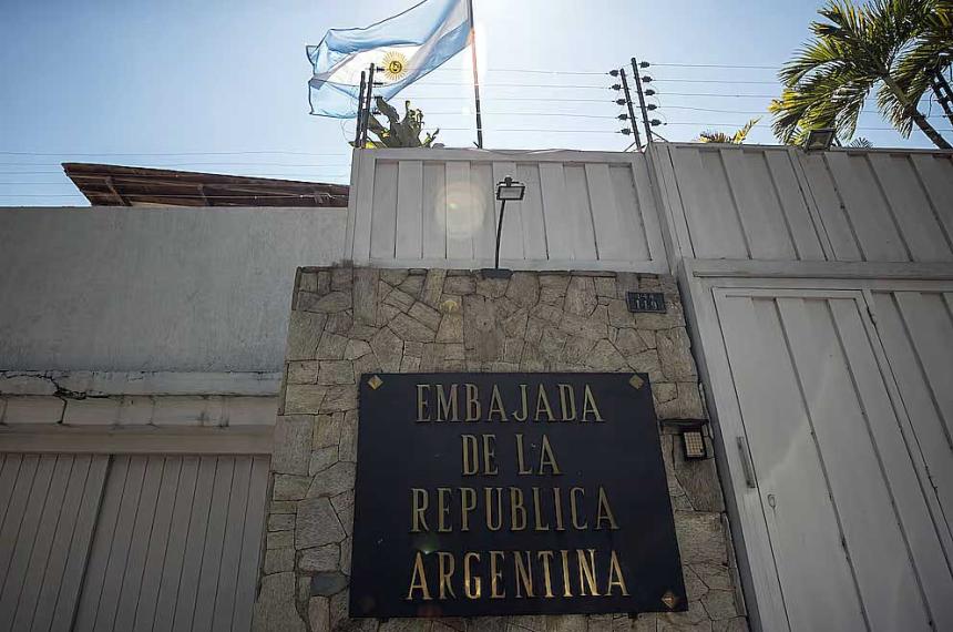 Argentina denuncioacute a Venezuela ante la Corte Penal Internacional por el asedio a la Embajada