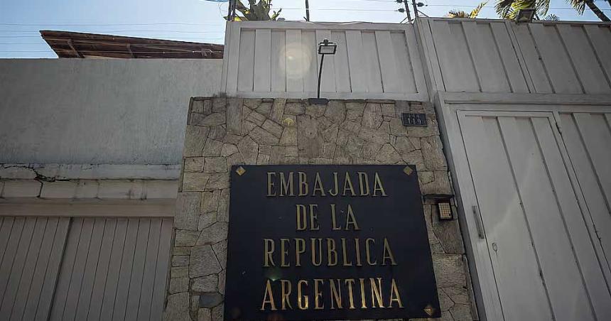 Argentina denuncioacute a Venezuela ante la Corte Penal Internacional por el asedio a la Embajada