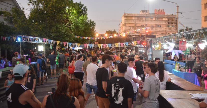 La Facultad de Exactas y Naturales en el Festival de Calles