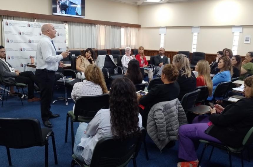 Una amplia audiencia en conversatorio sobre adolescentes en conflicto con la ley