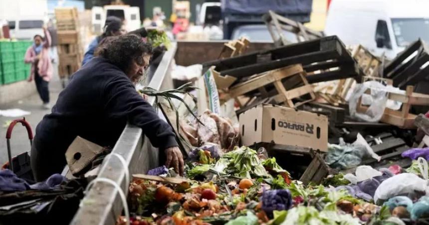 Para la UCA la pobreza llegoacute a casi el 50-en-porciento- en octubre y sigue cerca de maacuteximos en dos deacutecadas