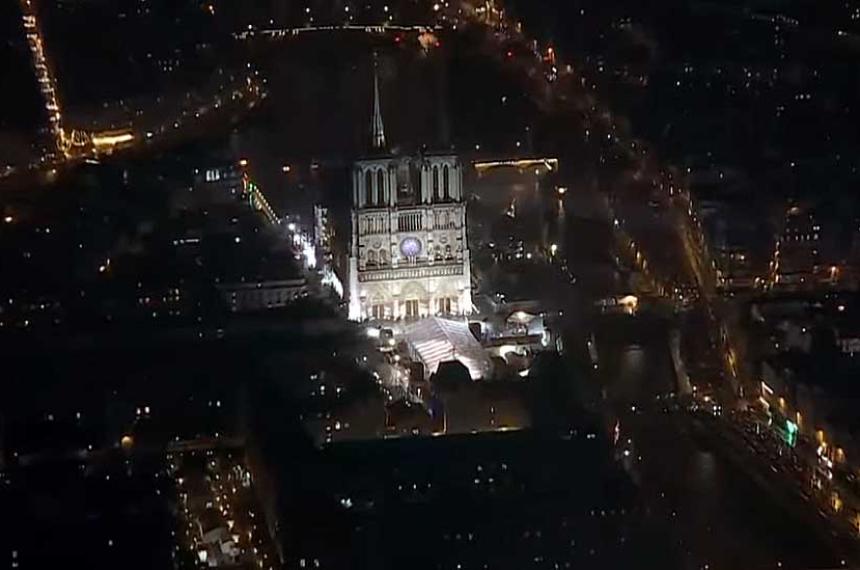 La catedral de Notre Dame reabrioacute sus puertas tras el devastador incendio de 2019