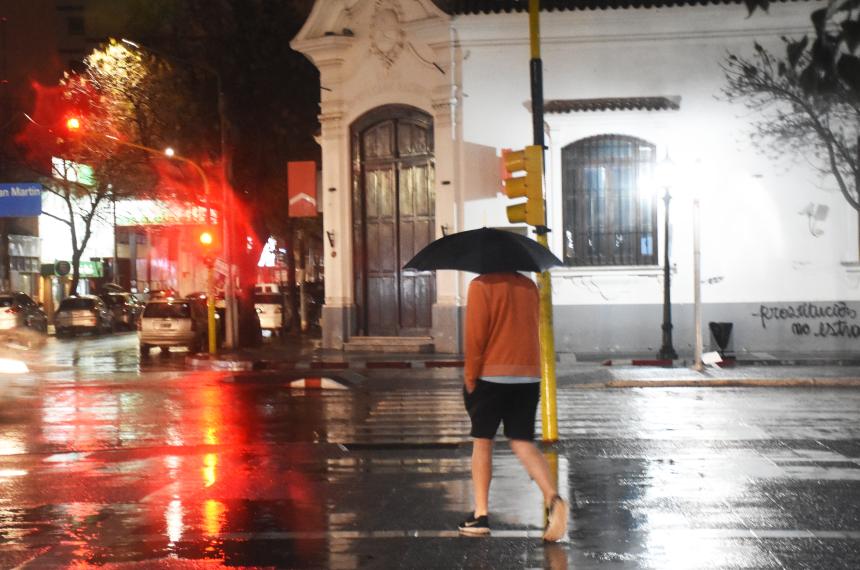 Ademaacutes del viento iquestel domingo cierra con lluvias