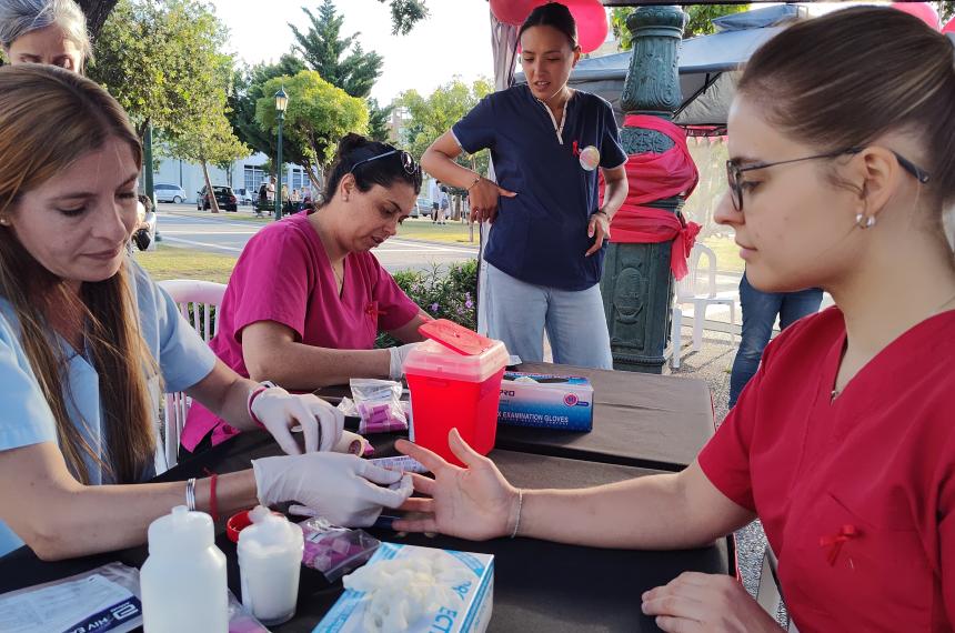 Festival por el Diacutea Mundial de la Respuesta al VIH en la Plaza San Martiacuten