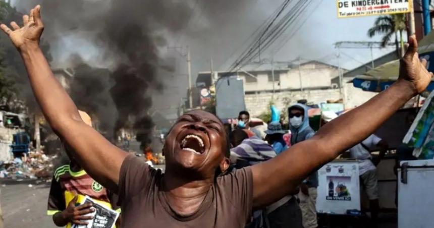 Terror en Haitiacute- una pandilla asesinoacute a machetazos a 180 personas y las acusoacute de practicar brujeriacutea