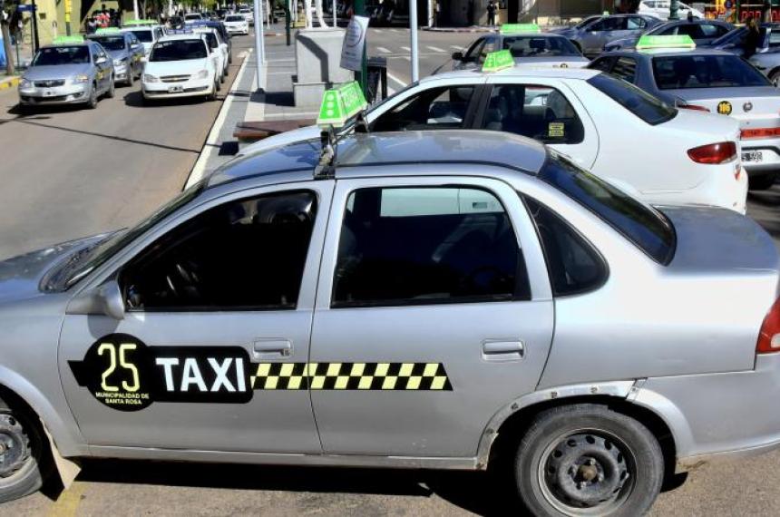 En medio de la pelea con Uber taxistas santarrosentildeos no aumentan la tarifa