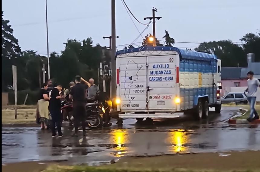 En medio de la lluvia otro siniestro vial en la Avenida Peroacuten