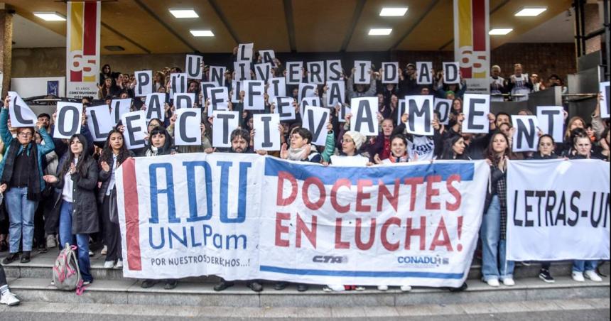 UNLPam- docentes y no docentes piden un bono de 300000