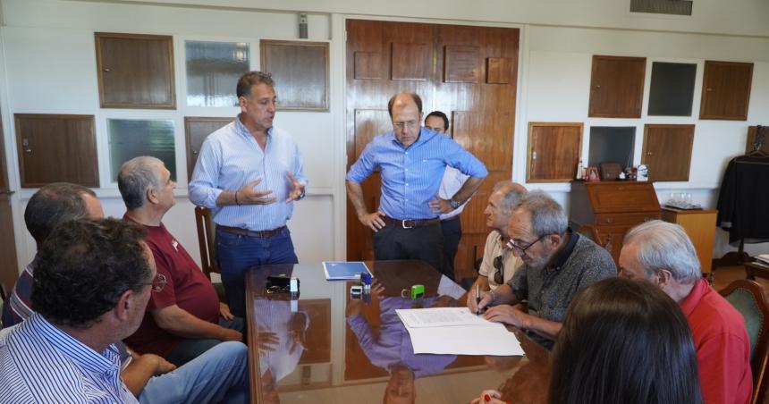 La provincia entregoacute creacuteditos ACES a dos cooperativas del interior