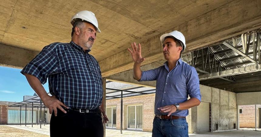 Ministro de Obras Puacuteblicas visitoacute Santa Isabel