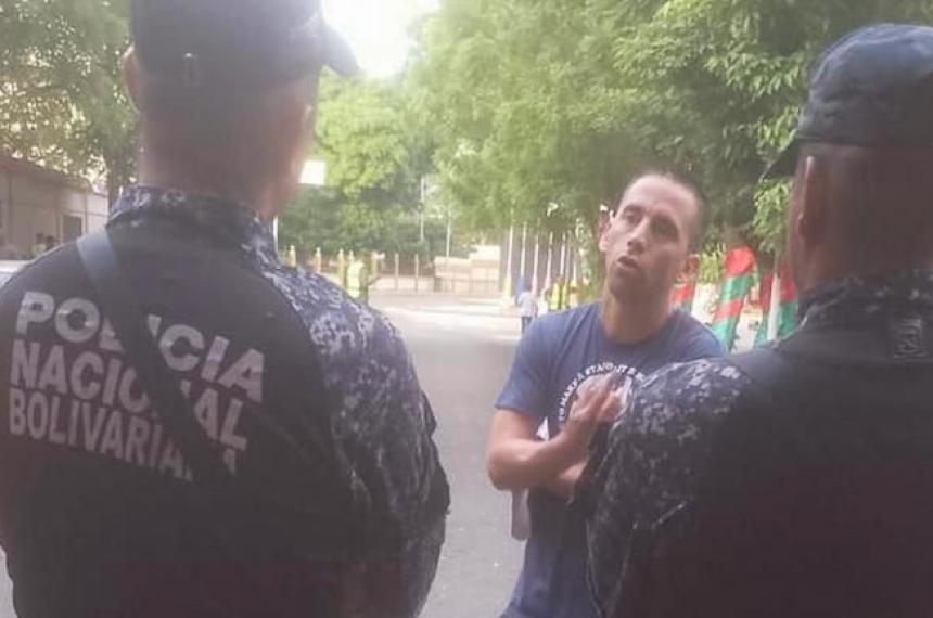 Habloacute la pareja del gendarme secuestrado en Venezuela- Queremos una prueba de vida