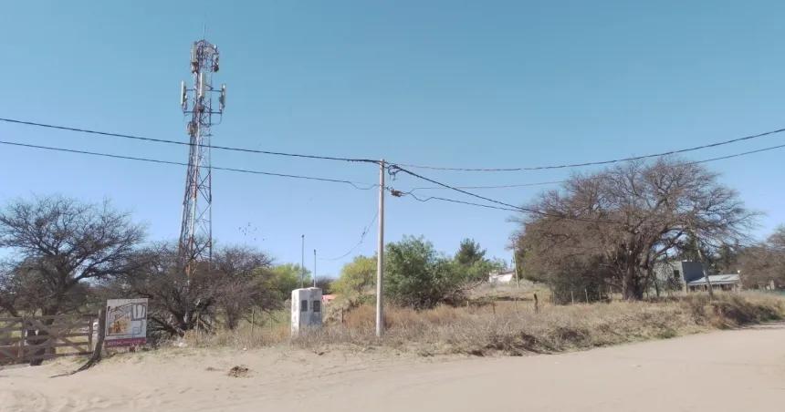 Familias del Lowo Che presentaron una denuncia penal por la antena de telefoniacutea