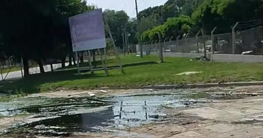 Siguen los reclamos por el derrame cloacal en el Parque Industrial de Santa Rosa