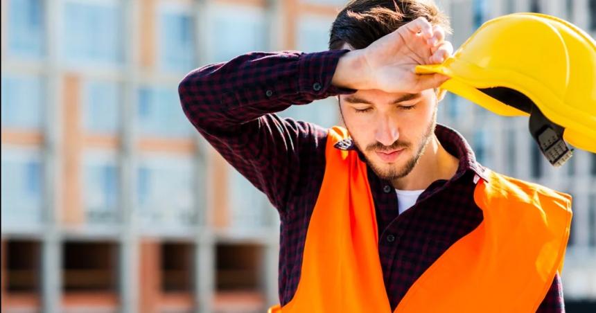 Casi 4 de cada 10 trabajadores no estaacuten registrados y habitan un hogar pobre seguacuten la UBA