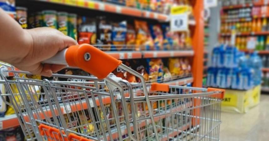 Las ventas en supermercados cayeron 178-en-porciento- en octubre seguacuten el Indec