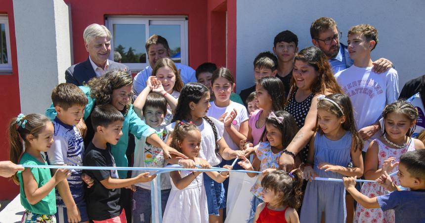 Ziliotto entregoacute 19 viviendas en Quemuacute Quemuacute y lanzoacute un nuevo plan para personas mayores y personas con discapacidad