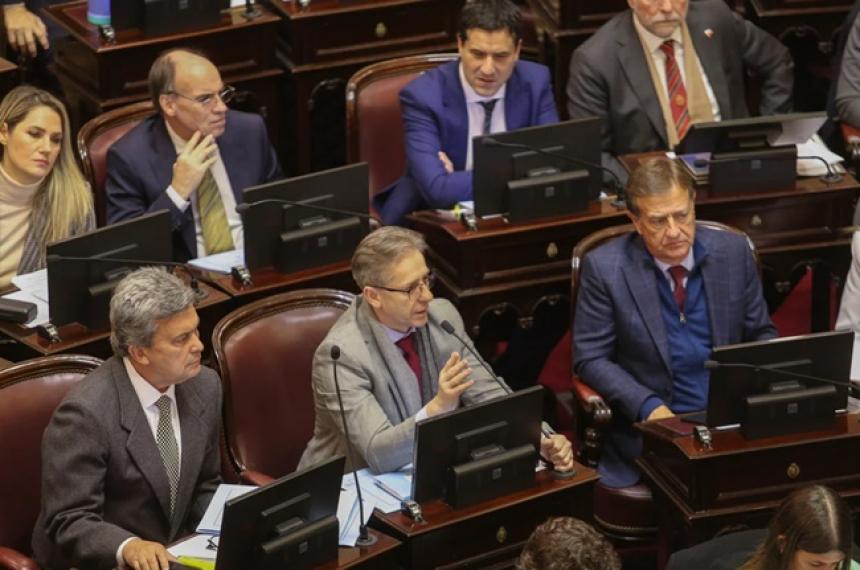 Senadores radicales pidieron a Villarruel la continuidad del congelamiento de las dietas