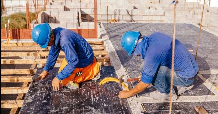 Sigue en rojo la venta de insumos para la construccioacuten