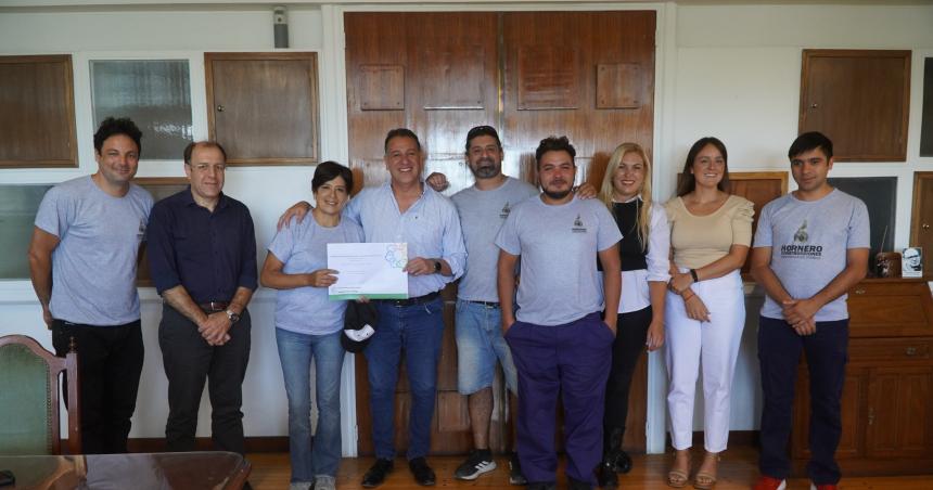 El Gobierno provincial entregoacute creacuteditos y aportes a tres cooperativas