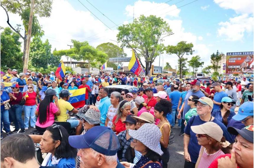 Masivas protestas en Venezuela contra Maduro