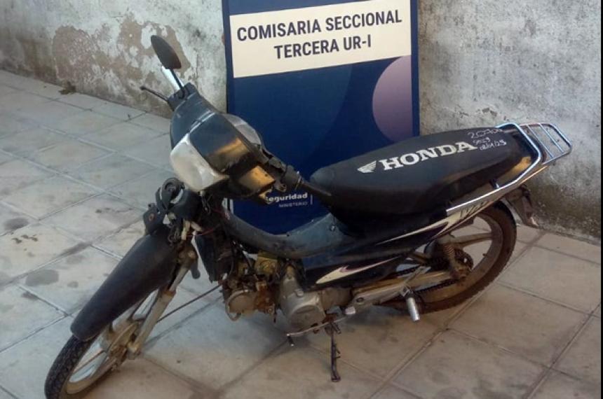 La policiacutea recuperoacute una moto robada y detuvo a una persona