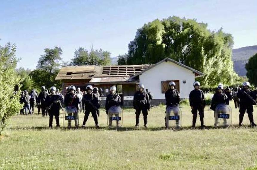 Desalojan un sector del Parque Nacional Los Alerces ocupado ilegalmente por una comunidad mapuche