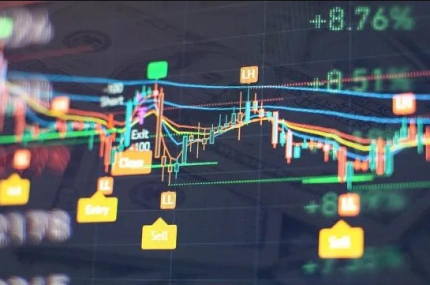 Las acciones del SampP Merval rebotaron hasta 4-en-porciento- y el riesgo paiacutes bajoacute a nuevo miacutenimo desde 2018