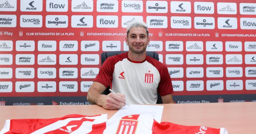 Estudiantes presentoacute a Alario