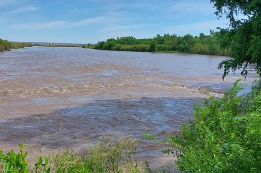 Otro reclamo por el Colorado- el riacuteo estaacute contaminado