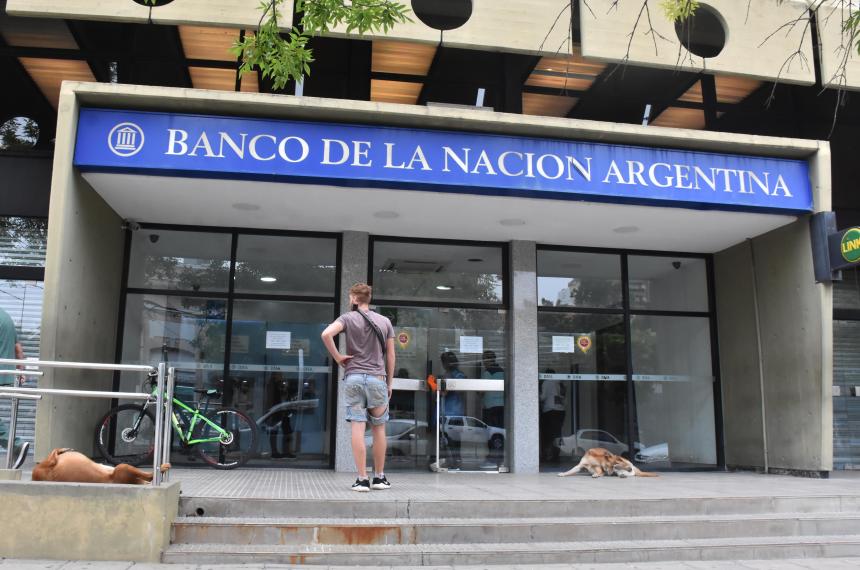 En Banco Nacioacuten atribuyen demoras y problemas con cajeros a Red Link