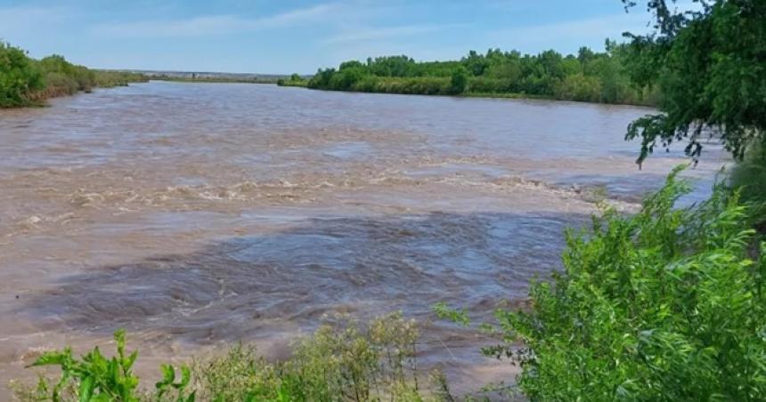 Otro reclamo por el Colorado- el riacuteo estaacute contaminado