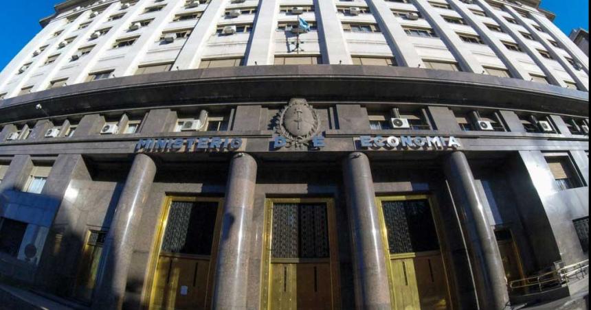 La deuda puacuteblica aumentoacute en USD 96042 millones durante 2024