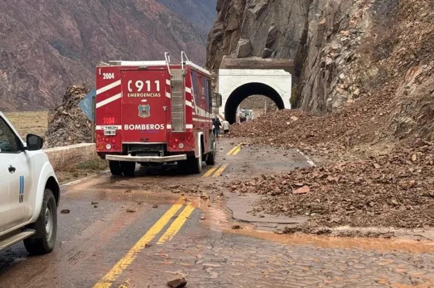 Comienzan a cruzar turistas hacia Chile tras un diacutea caoacutetico por aludes- coacutemo es el operativo