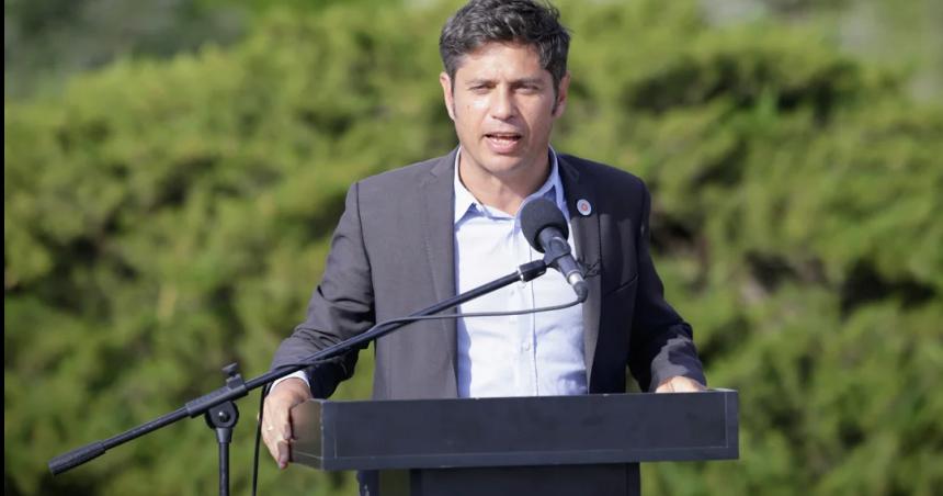 Axel Kicillof lamentoacute la caiacuteda del turismo y la atribuyoacute al plan econoacutemico de Javier Milei