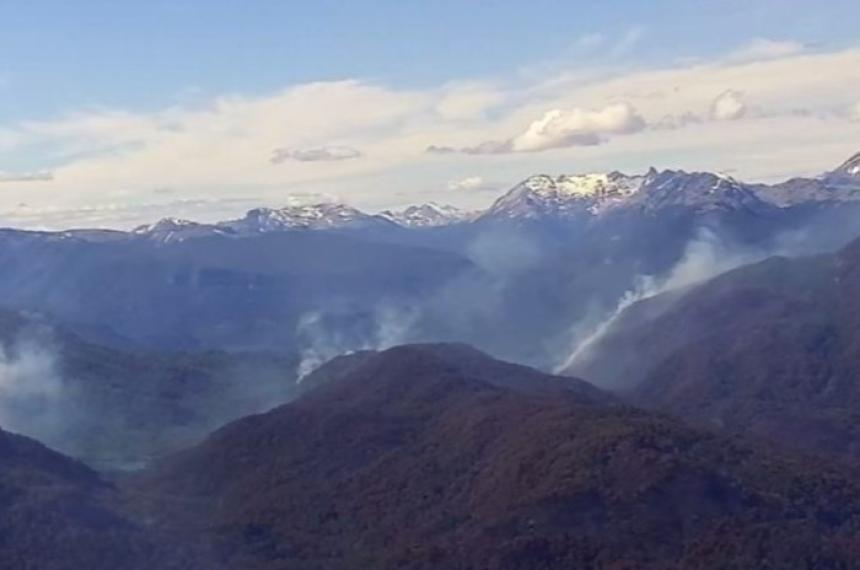 El incendio en el Parque Nacional Nahuel Huapi estaacute fuera de control