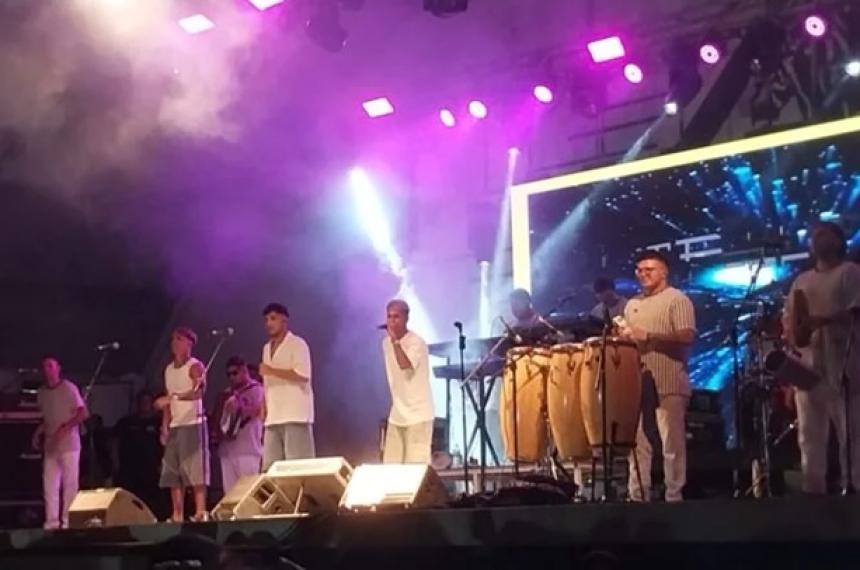 A pesar de la lluvia una multitud participoacute de la primera noche del Festival del Caballo y la Tradicioacuten 