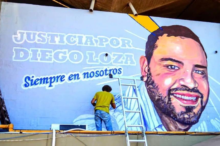 Eliminaron el mural de Diego Loza