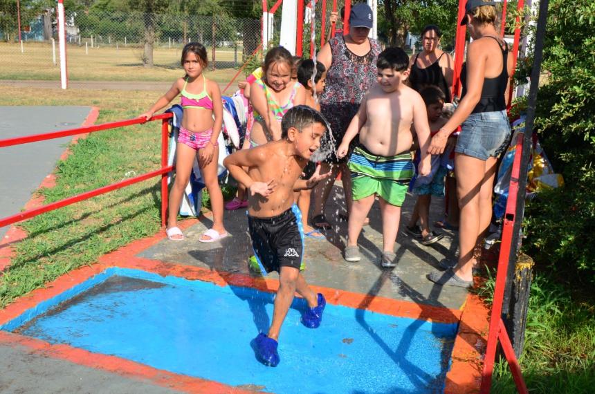 Alta concurrencia a las colonias de vacaciones de Lagos y Van Praet