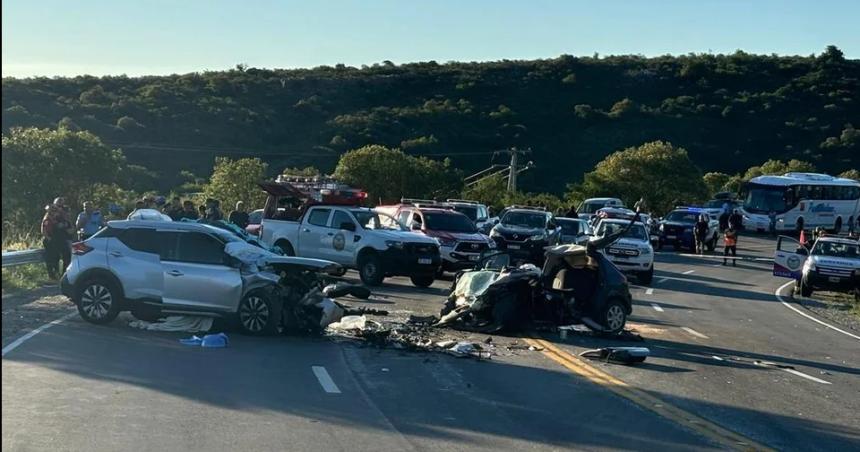 Cuatro muertos y un bebeacute herido en una nueva tragedia vial