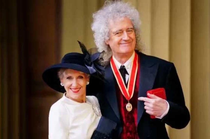 La esposa de Brian May habloacute sobre el estado de salud del guitarrista