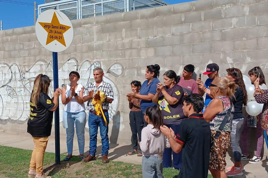 Colocan dos nuevas Estrellas Amarillas en Santa Rosa- Esto es un cartel a mi hijo no lo tengo maacutes