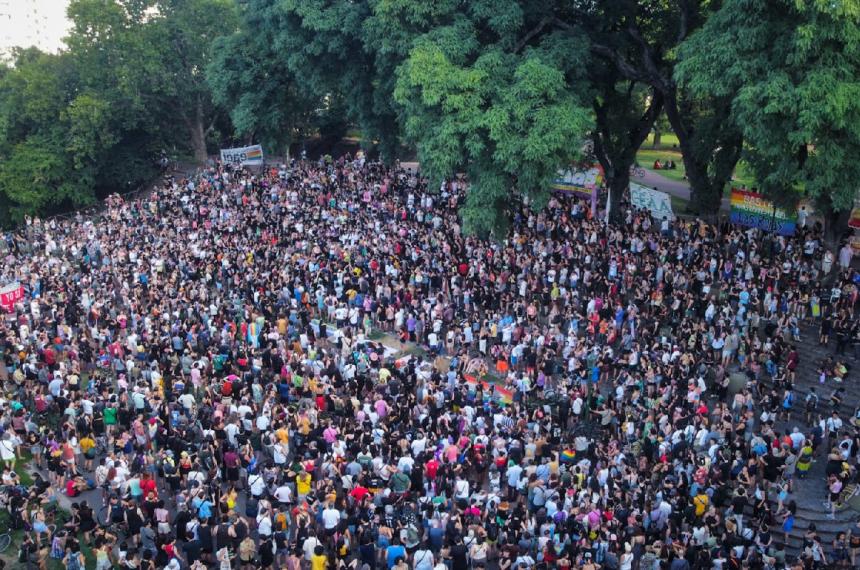 Masiva convocatoria del colectivo LGBTIQ en rechazo al discurso de Milei